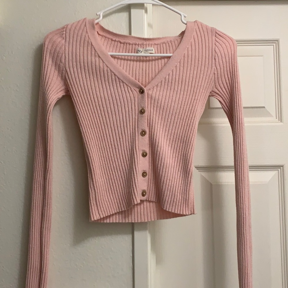 Small light pink crop top